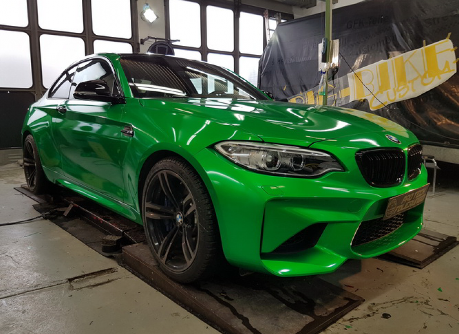 BMW M2 Glossy Green